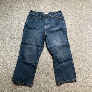 St. John’s Bay Capri jeans sz 6 P